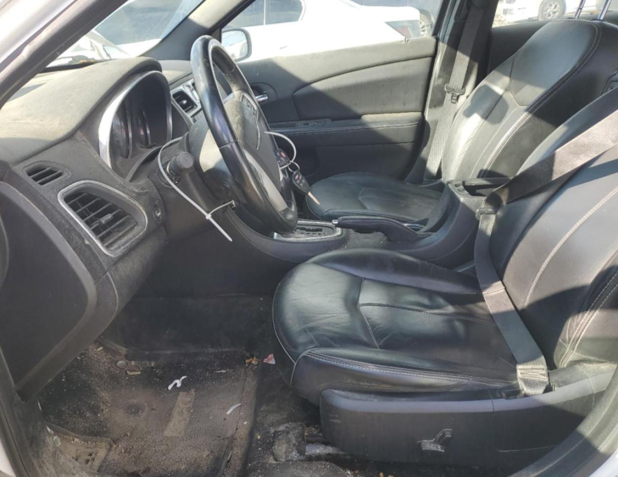 2014 Chrysler 200 Limited VIN: 1C3CCBCGXEN176514 Lot: 90683915