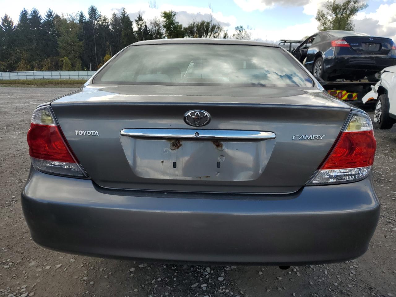 2005 Toyota Camry Le VIN: 4T1BE32K05U556010 Lot: 82381835