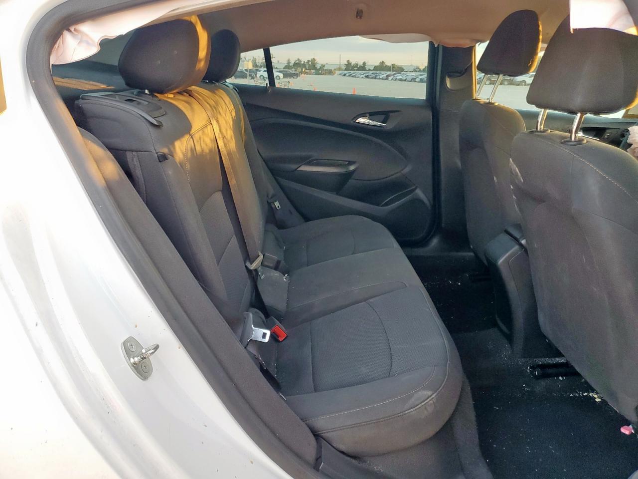 2018 Chevrolet Cruze Ls VIN: 1G1BC5SM8J7132180 Lot: 82189175
