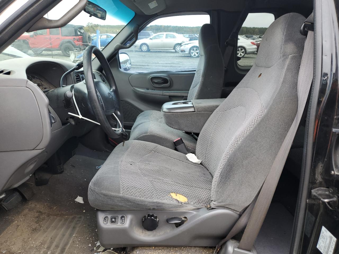 2000 Ford F150 VIN: 1FTRX17W5YNA38566 Lot: 89711855