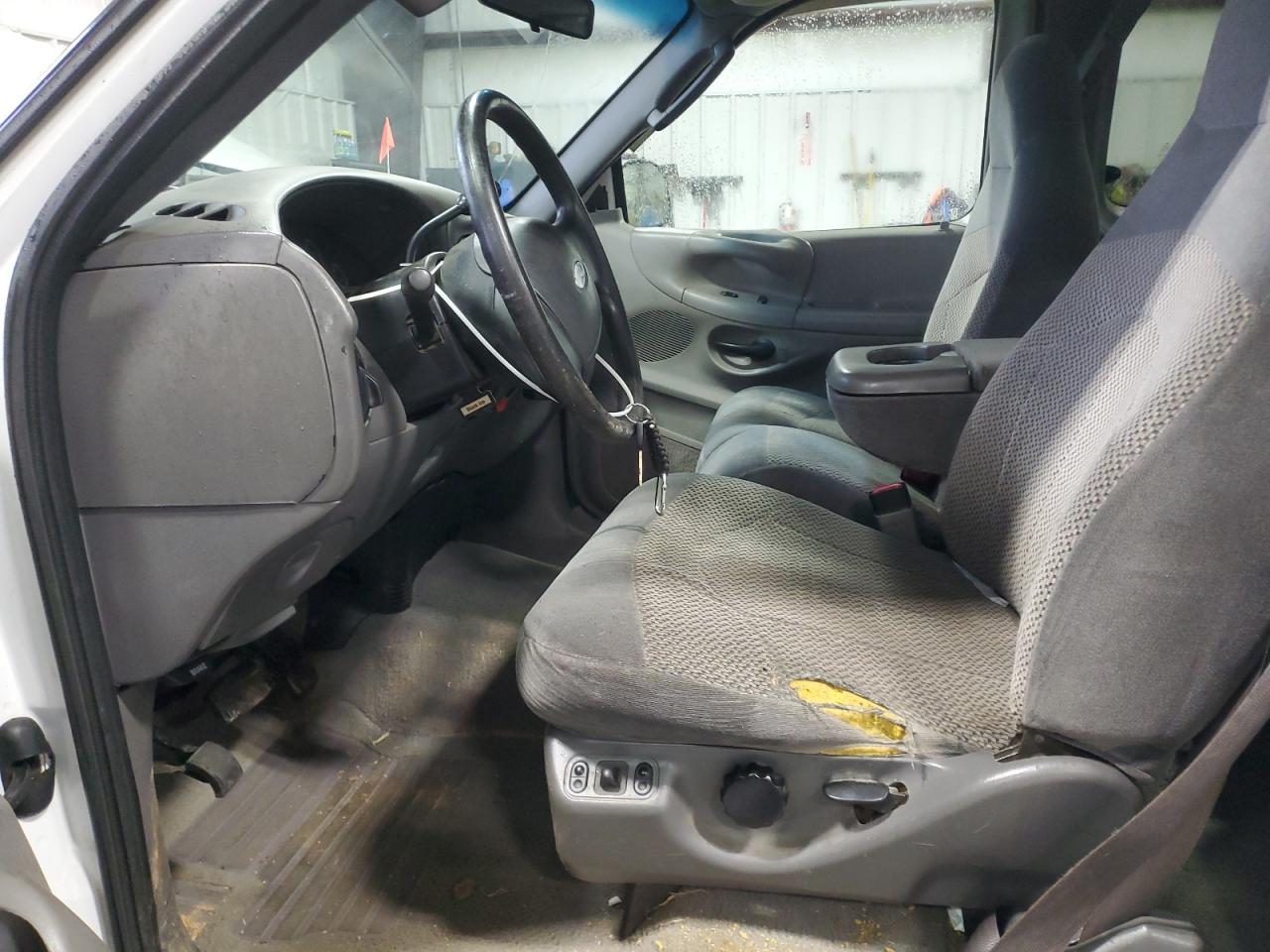 2002 Ford F150 VIN: 1FTRX17212NB89330 Lot: 90222035