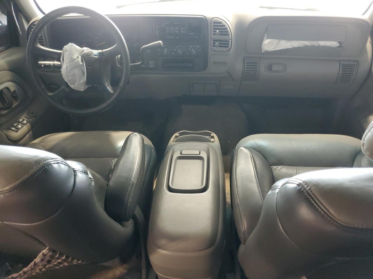 2000 Chevrolet Tahoe K1500 VIN: 1GNEK13R8YR148668 Lot: 86434365