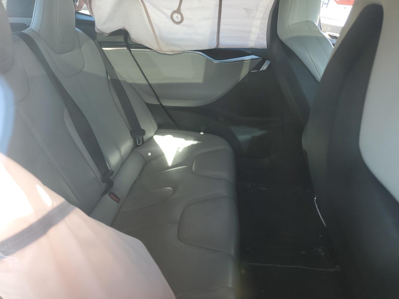 2016 Tesla Model S VIN: 5YJSA1E27GF133694 Lot: 86589755