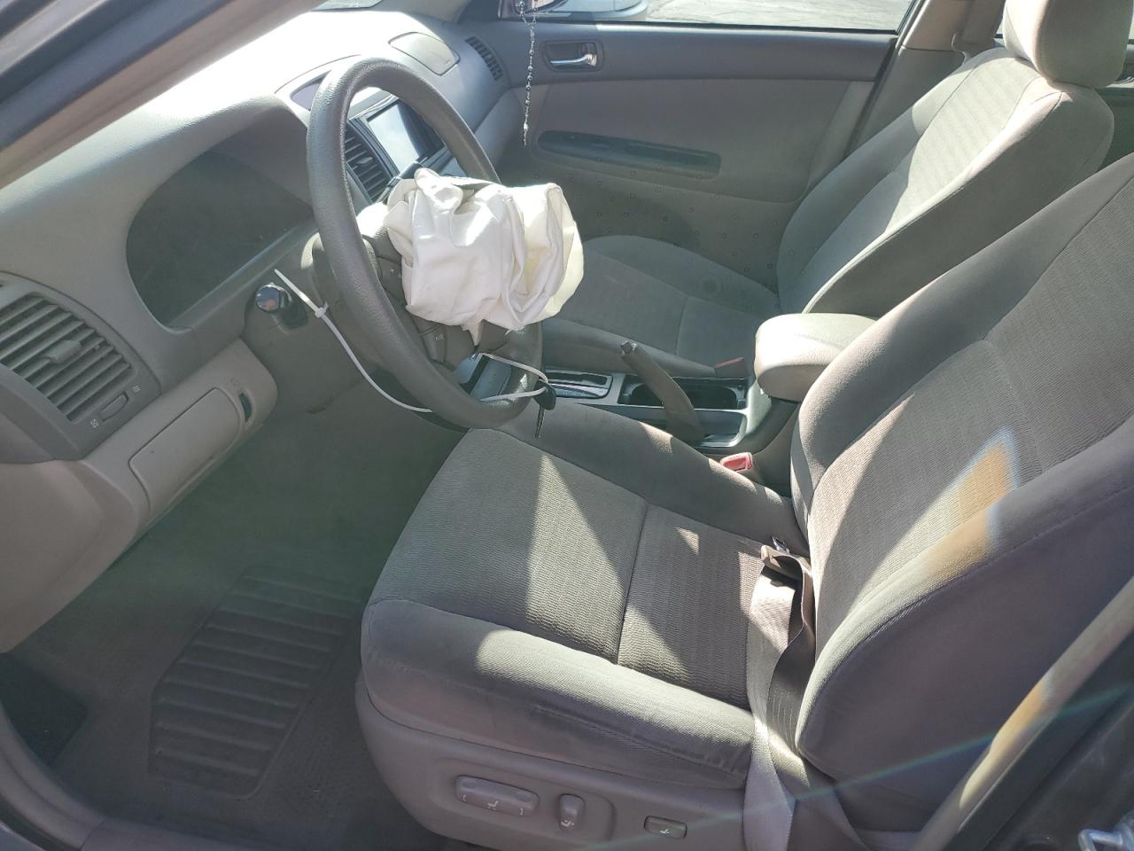 2006 Toyota Camry Le VIN: 4T1BE32K56U747729 Lot: 85949295