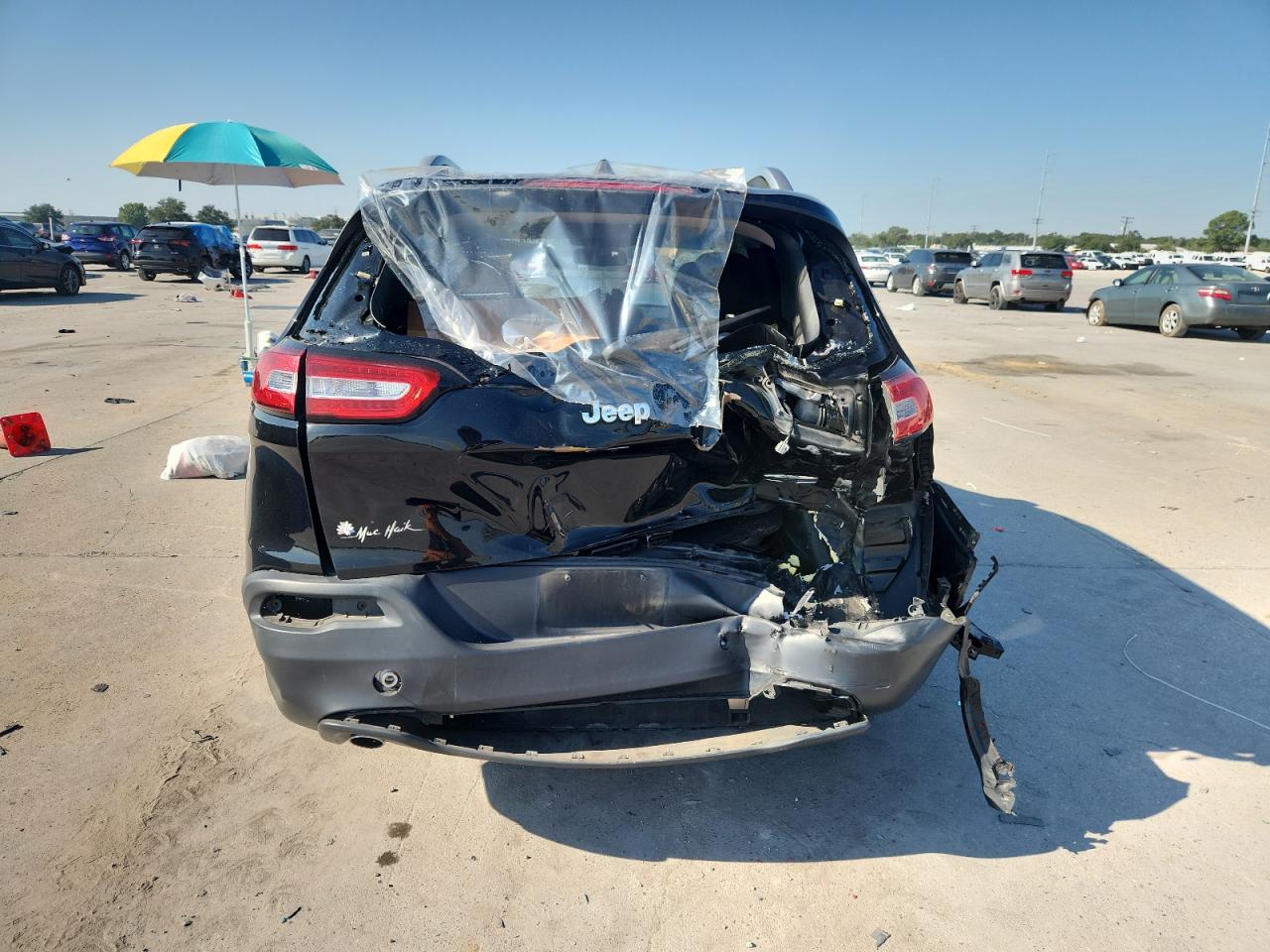 2018 Jeep Cherokee Latitude VIN: 1C4PJLCB2JD566830 Lot: 83982745