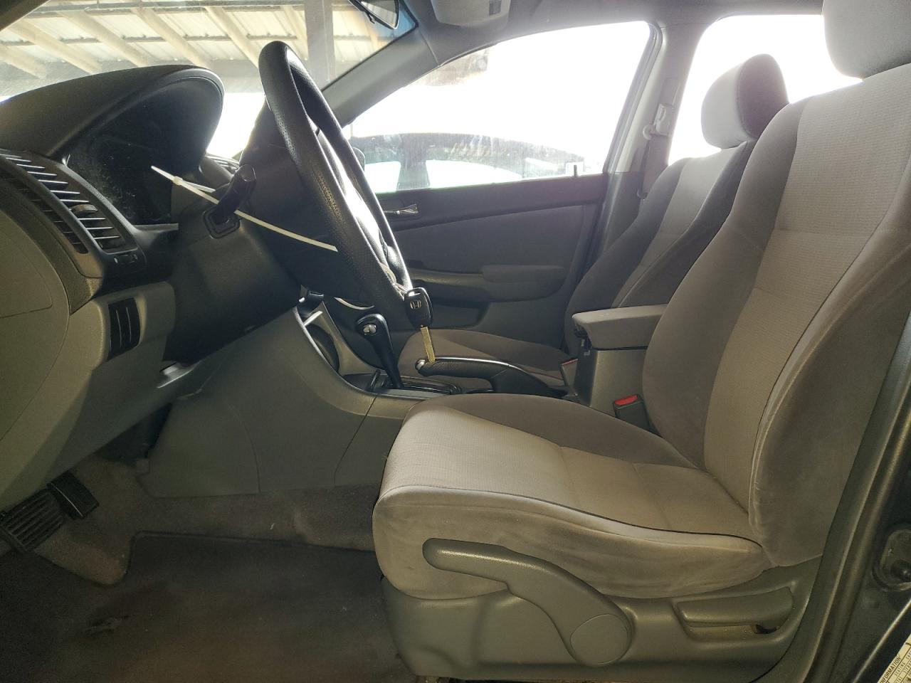 2004 Honda Accord Lx VIN: JHMCM56333C011821 Lot: 85648135