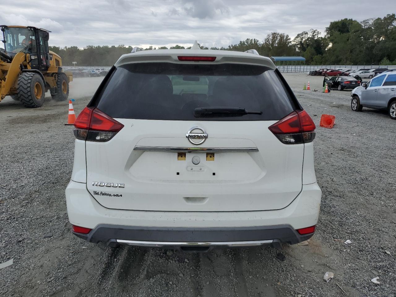 2017 Nissan Rogue S VIN: KNMAT2MT6HP584662 Lot: 85491695
