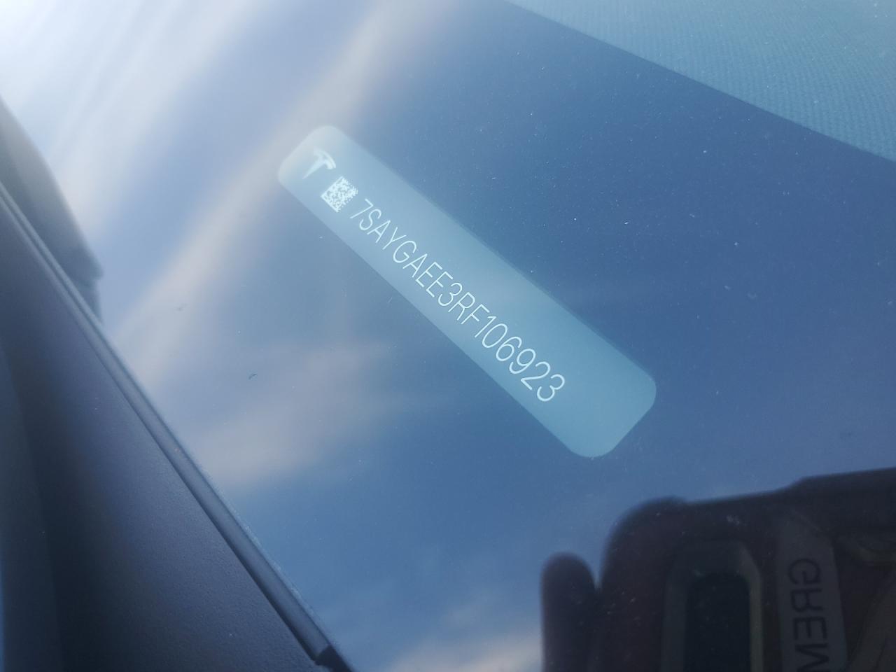 2024 Tesla Model Y VIN: 7SAYGAEE3RF106923 Lot: 85140945