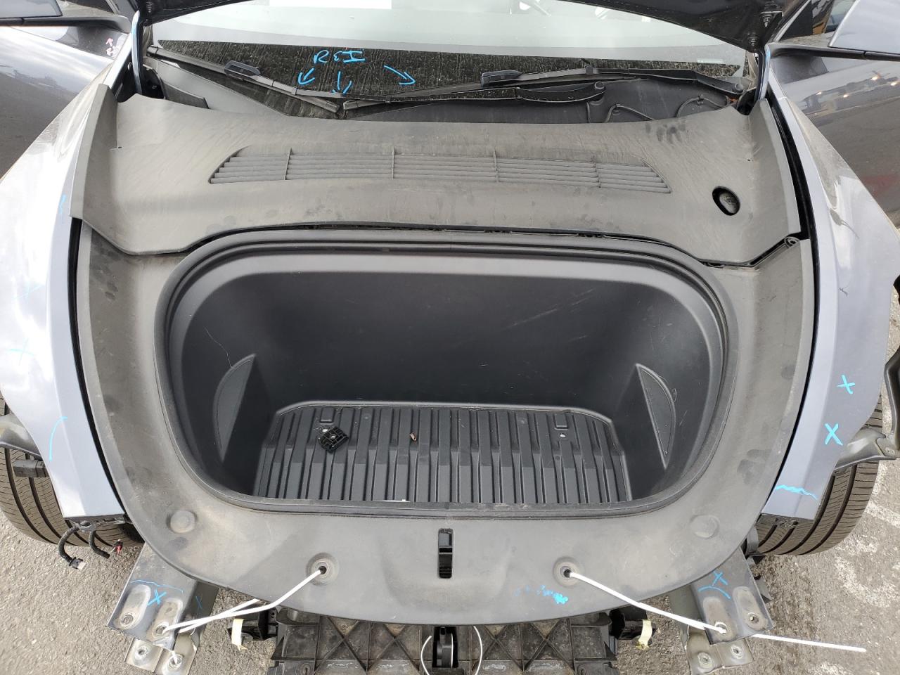 2024 Tesla Model Y VIN: 7SAYGDEE4RA216054 Lot: 84733775