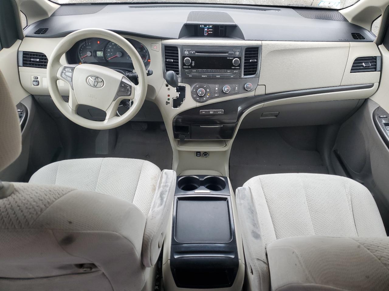 2011 Toyota Sienna Le VIN: 5TDKK3DC8BS083282 Lot: 82201835