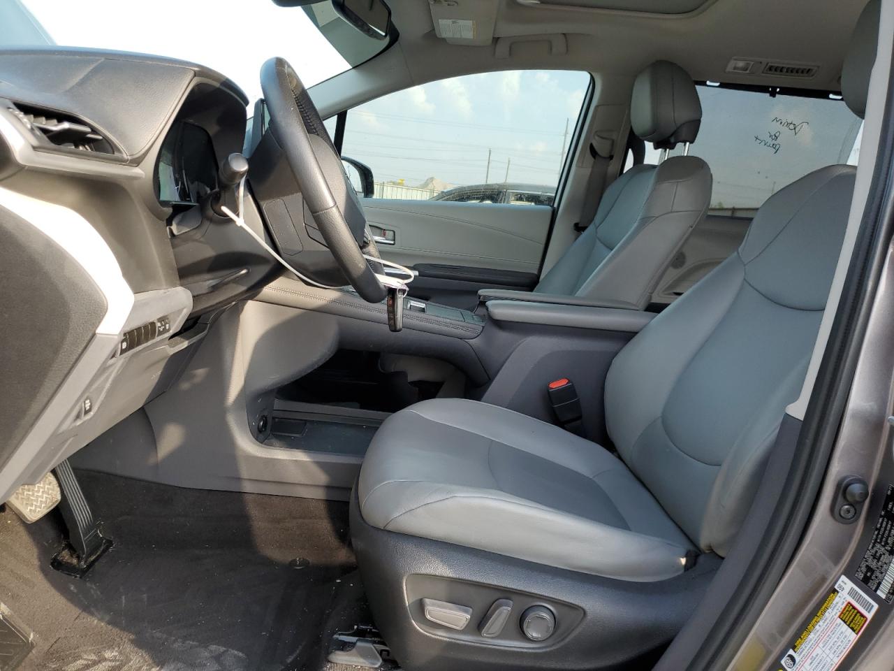 2022 Toyota Sienna Xle VIN: 5TDYRKEC8NS075900 Lot: 82702895