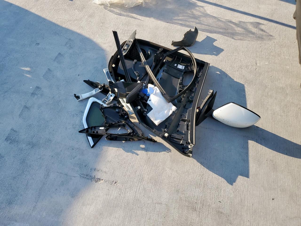 2017 Nissan Rogue Sport S VIN: JN1BJ1CRXHW102374 Lot: 84483375