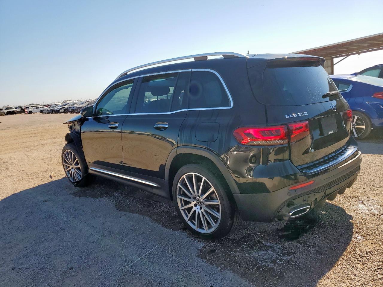 Фото: W1N4M4GB8LW016140