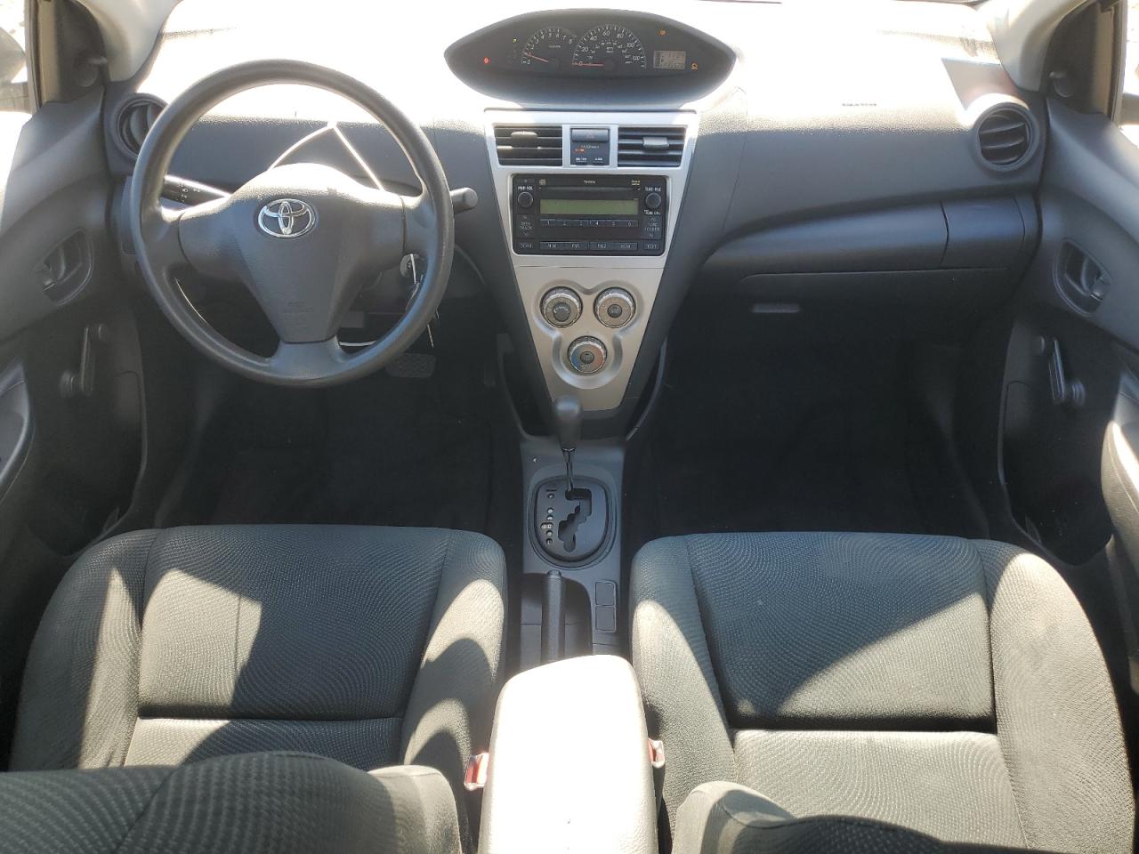 2009 Toyota Yaris VIN: JTDBT903591321358 Lot: 86211015