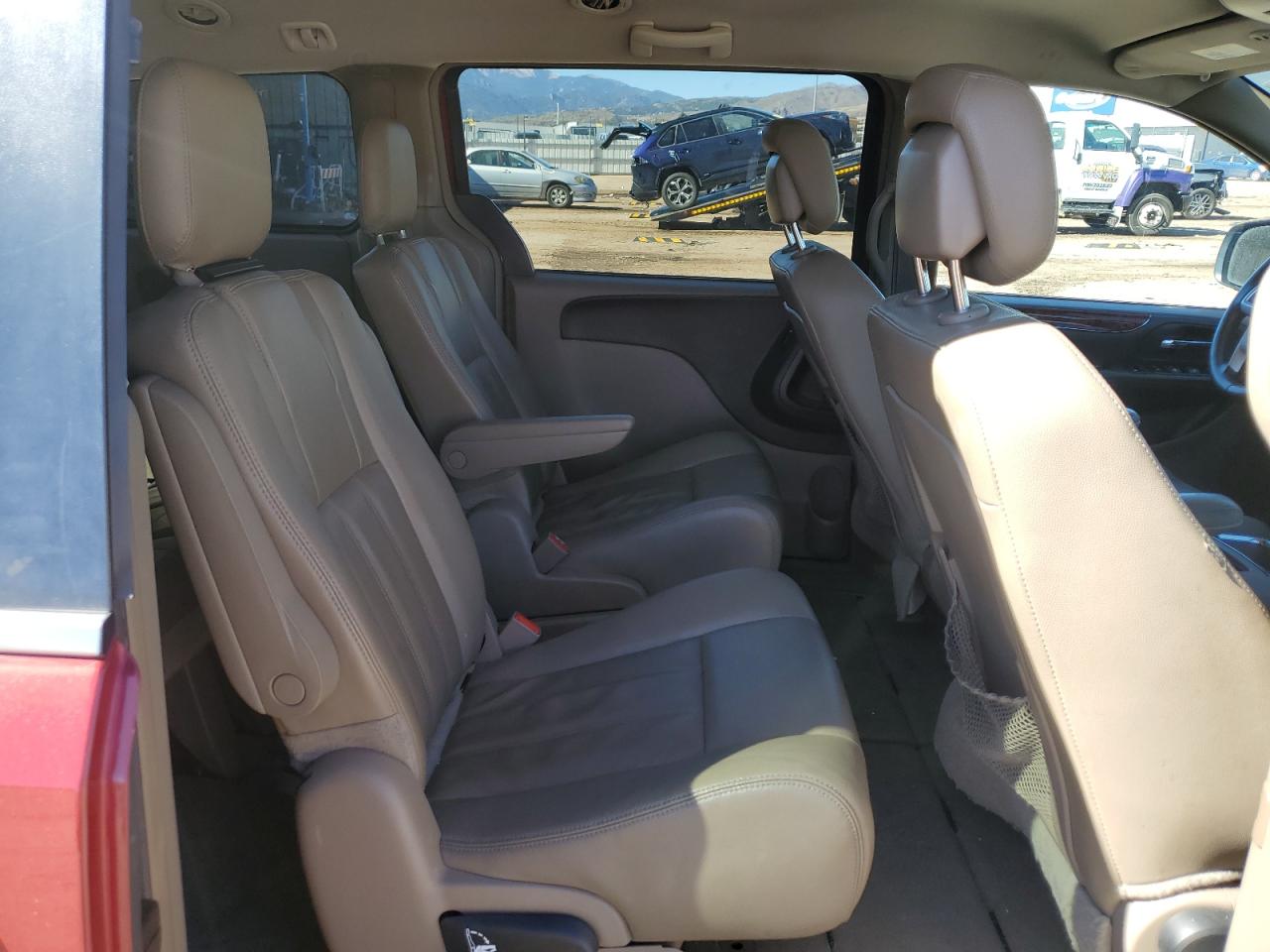 2016 Chrysler Town & Country Touring VIN: 2C4RC1BG2GR213692 Lot: 87213995