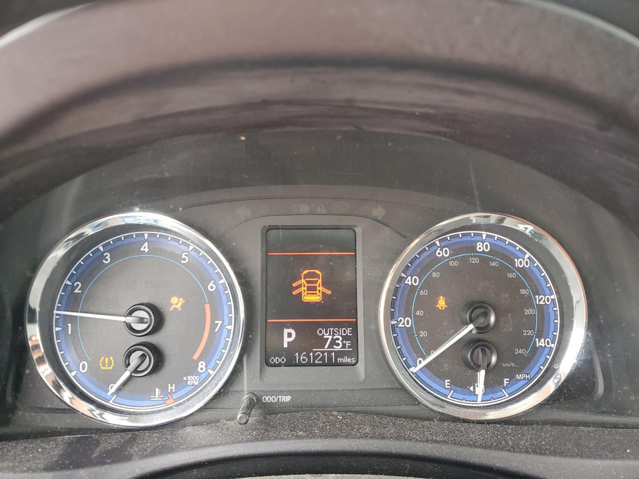 2018 Toyota Corolla L VIN: 5YFBURHE0JP806266 Lot: 82395395