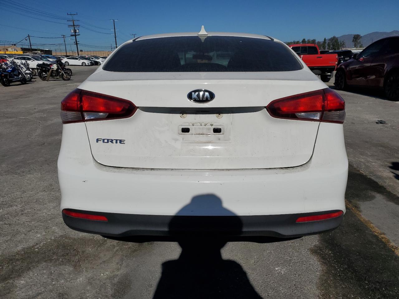 2017 Kia Forte Lx VIN: 3KPFK4A70HE156260 Lot: 82560175