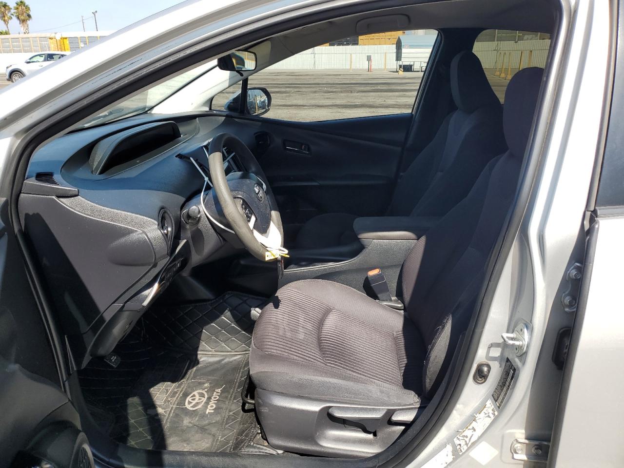 2017 Toyota Prius VIN: JTDKBRFUXH3051565 Lot: 82158125