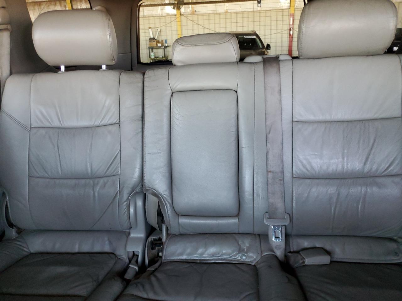 2005 Toyota Sequoia Limited VIN: 5TDZT38A95S252301 Lot: 82260815