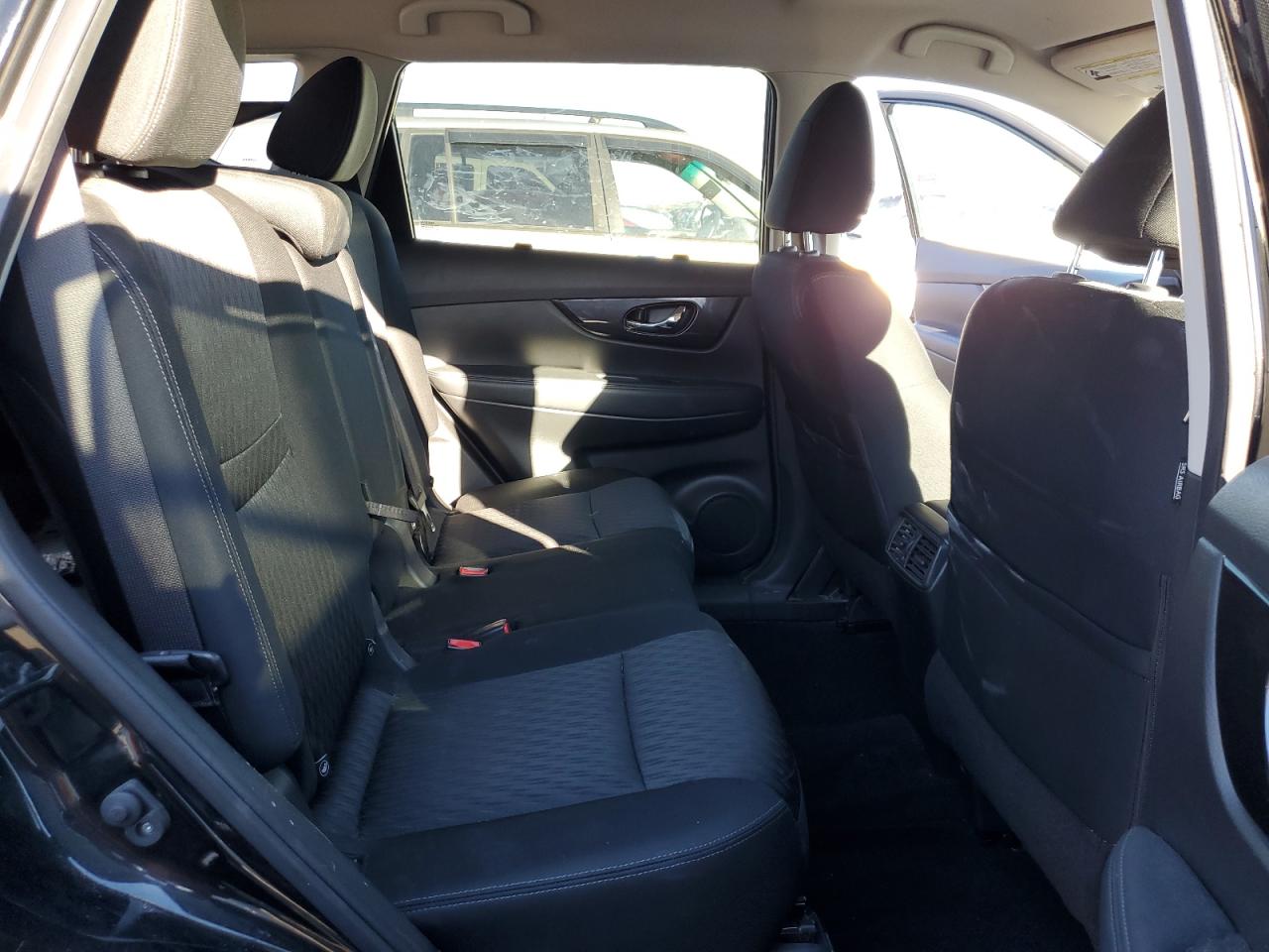 2017 Nissan Rogue S VIN: KNMAT2MV0HP600193 Lot: 87392255