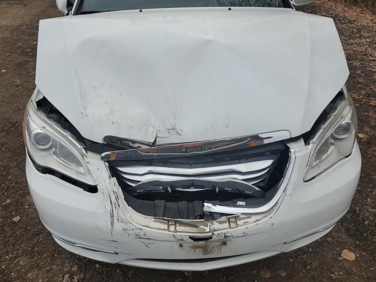 2013 Chrysler 200 Touring VIN: 1C3CCBBB0DN692286 Lot: 90379105