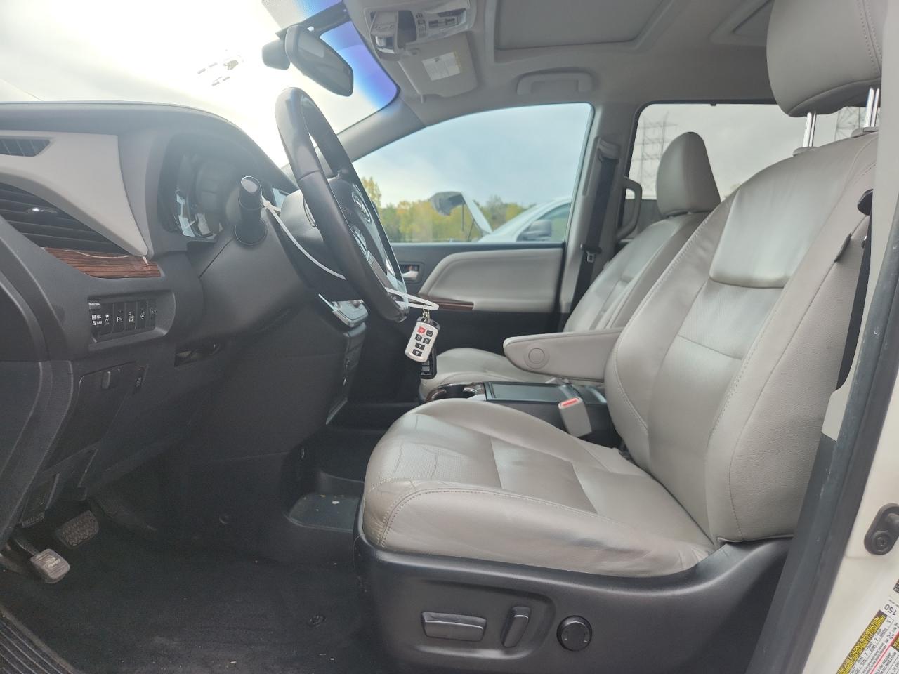 2015 Toyota Sienna Xle VIN: 5TDDK3DC1FS109042 Lot: 82420065