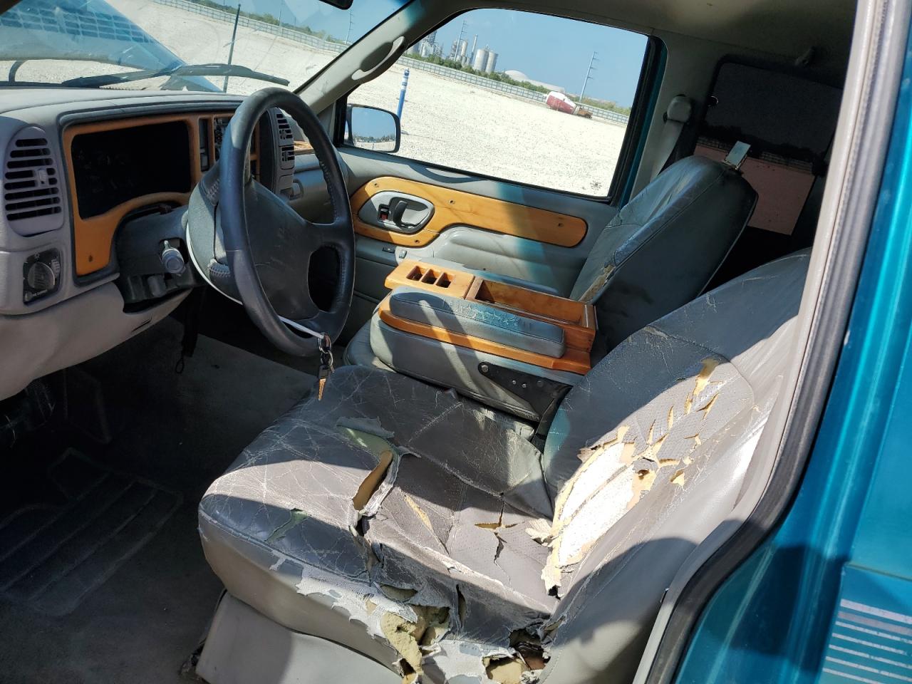 1996 Chevrolet Gmt-400 C1500 VIN: 1GBEC19M1TE229338 Lot: 85013725