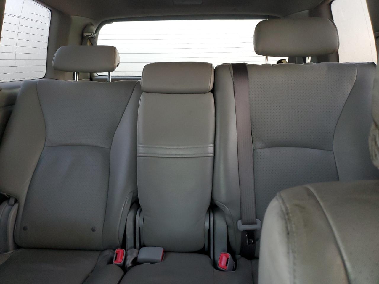 2005 Toyota Highlander Limited VIN: JTEDP21A350050510 Lot: 90590135