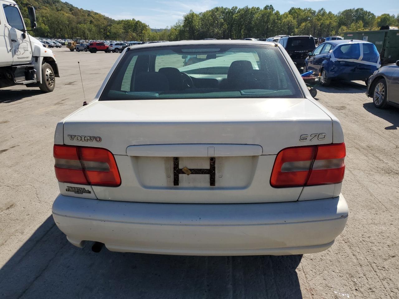 1998 Volvo S70 VIN: YV1LS5574W2522051 Lot: 85093595