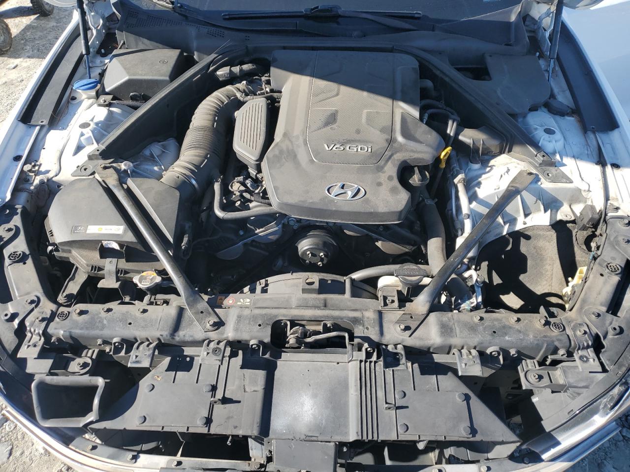 2016 Hyundai Genesis 3.8L VIN: KMHGN4JE4GU127043 Lot: 86848685