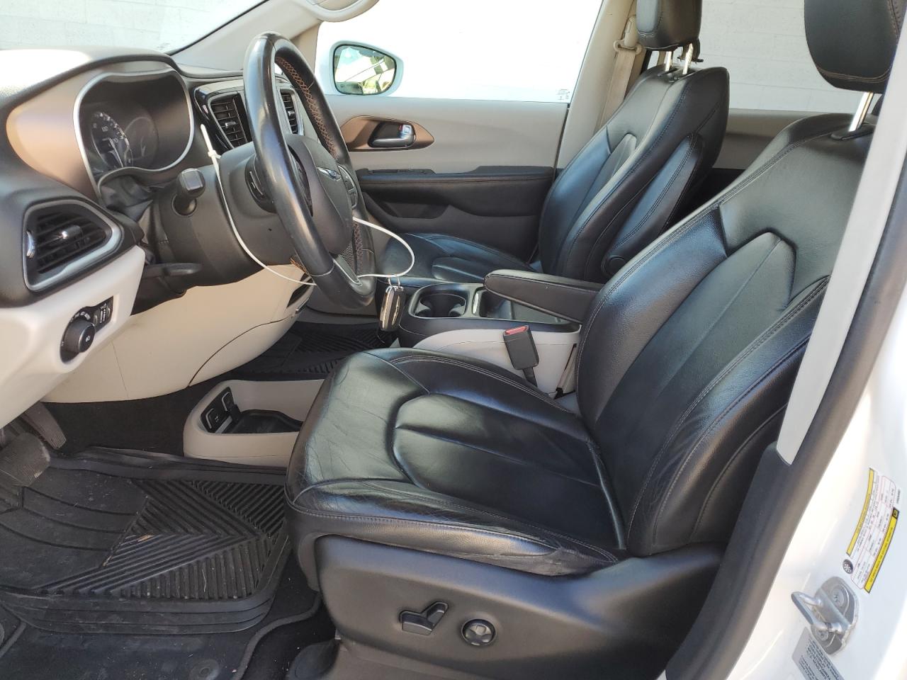 2017 Chrysler Pacifica Touring L VIN: 2C4RC1BG6HR534992 Lot: 82337715