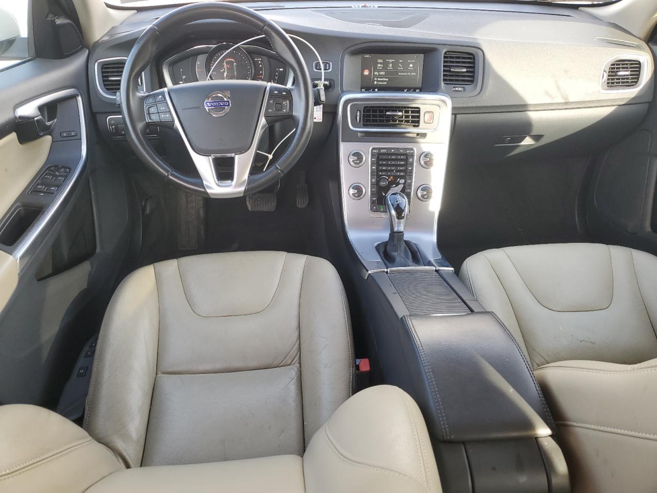 2017 Volvo V60 T5 Platinum VIN: YV140MEM2H1351240 Lot: 84871705