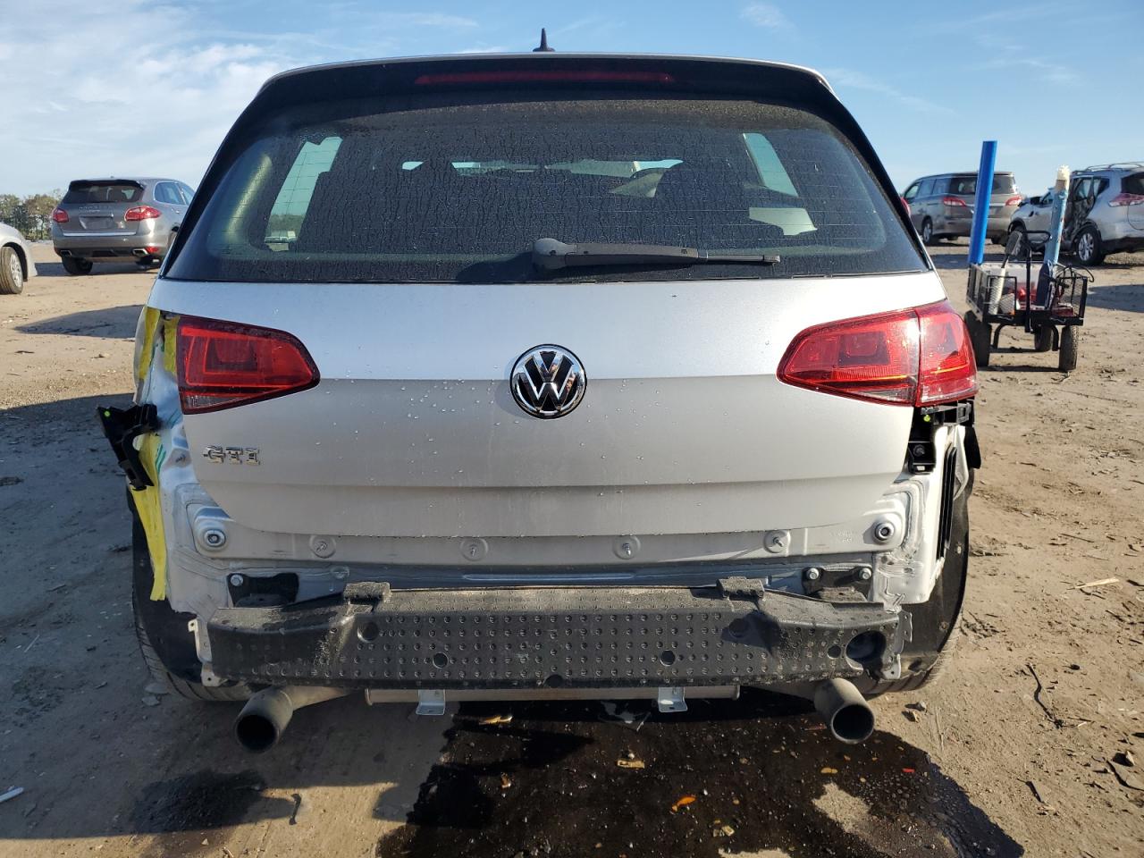 2015 Volkswagen Gti VIN: 3VW4T7AUXFM061961 Lot: 83799375