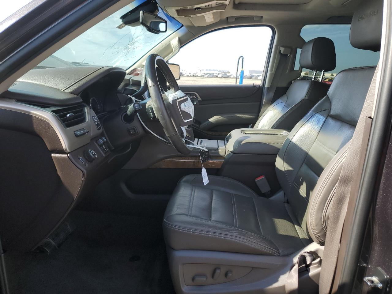 2016 GMC Yukon Xl Denali VIN: 1GKS1HKJ1GR172235 Lot: 82351255