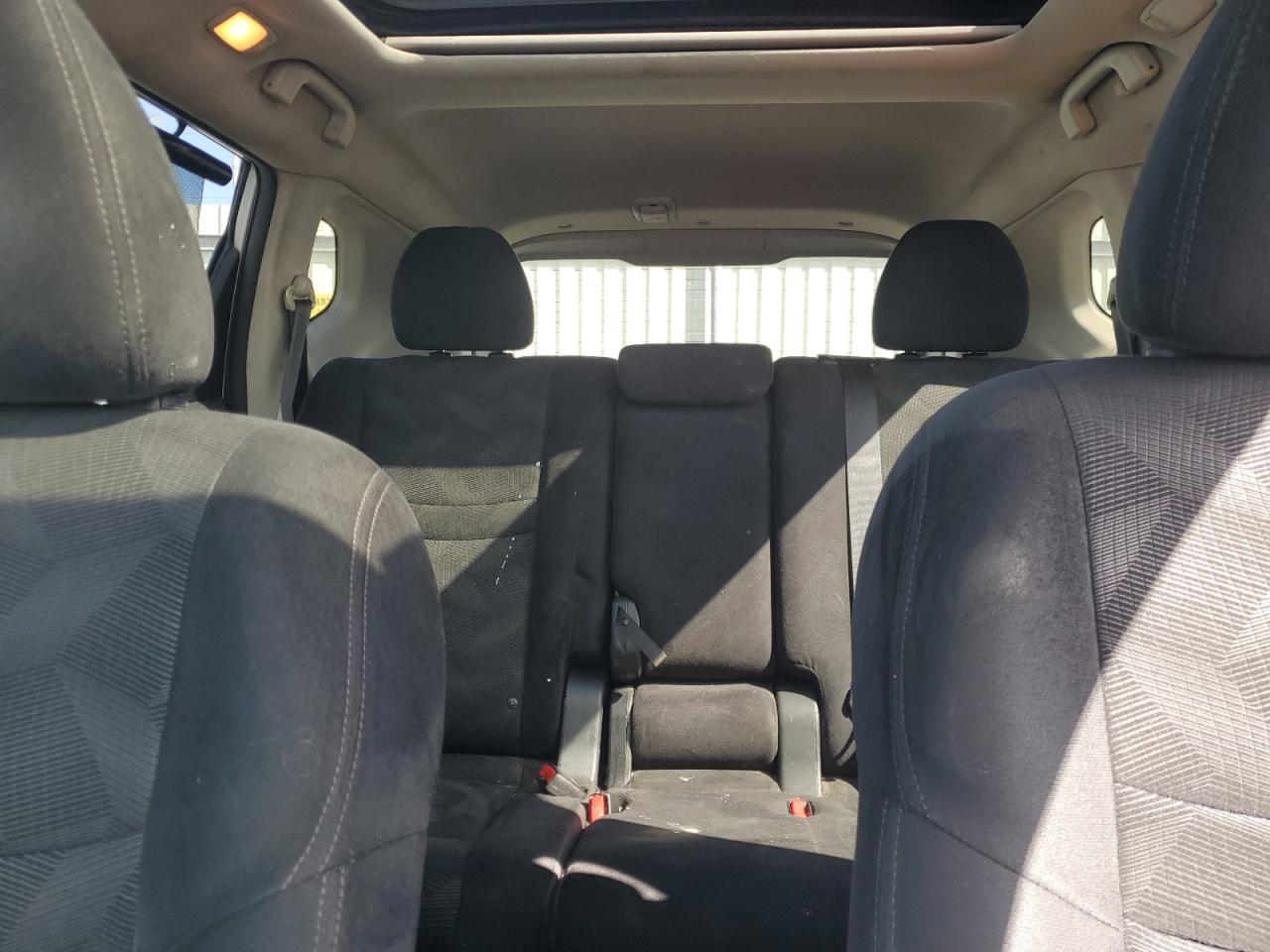 2015 Nissan Rogue S VIN: 5N1AT2MV4FC832697 Lot: 82426195