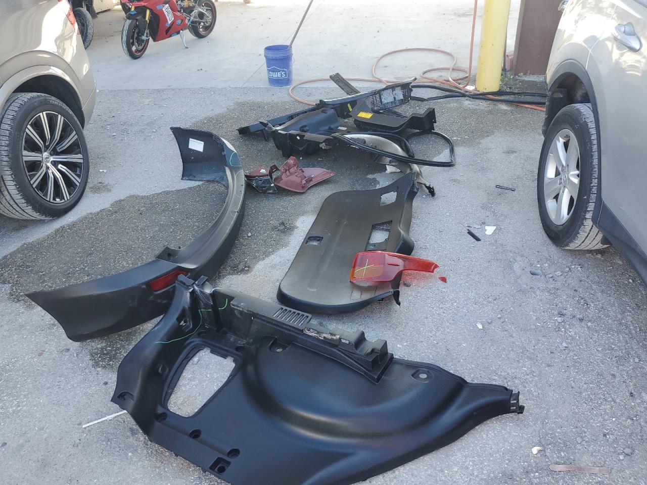 2013 Toyota Rav4 Le VIN: 2T3BFREV8DW027805 Lot: 85307705