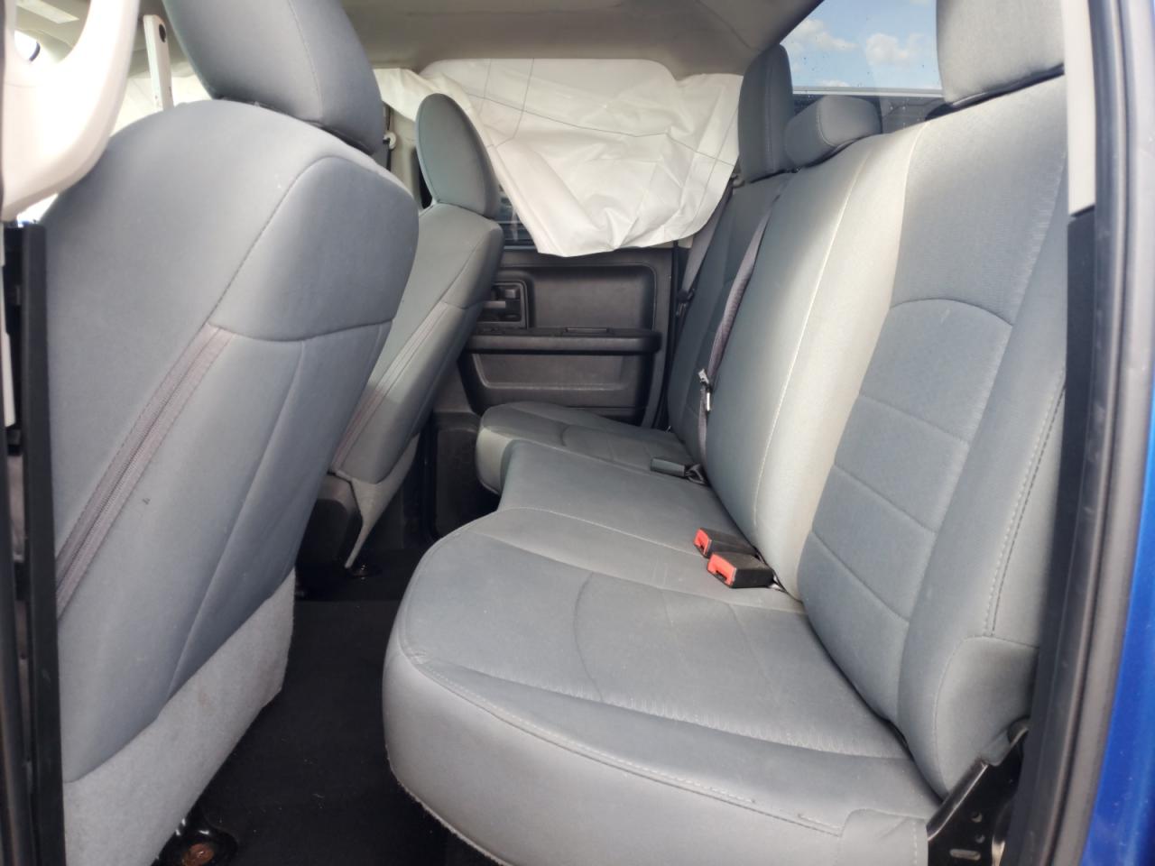 2018 Ram 1500 St VIN: 1C6RR7FG5JS352756 Lot: 87257575