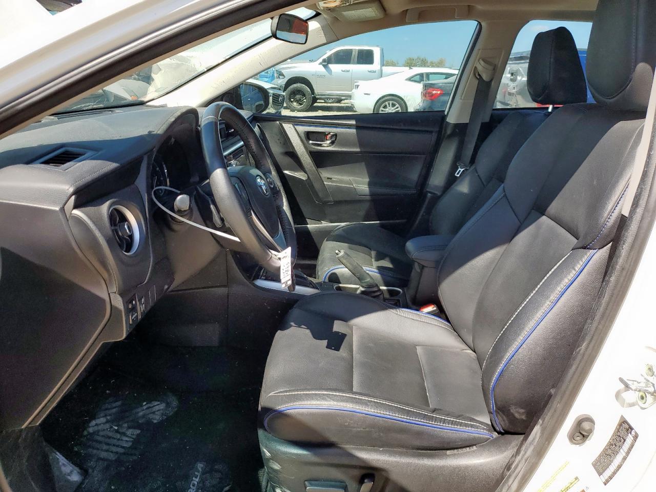 2018 Toyota Corolla L VIN: 5YFBURHE2JP756194 Lot: 86328595