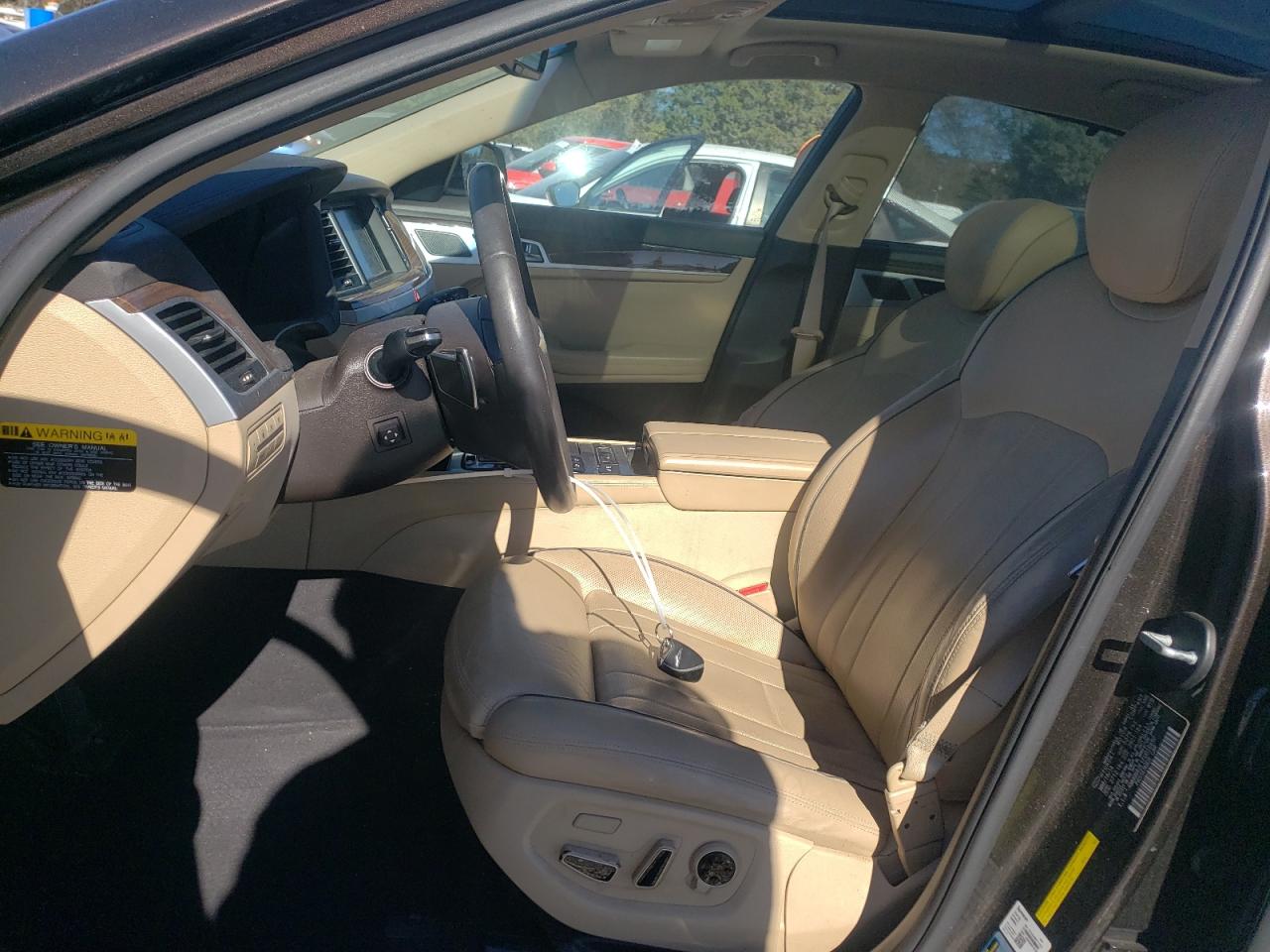 2015 Hyundai Genesis 3.8L VIN: KMHGN4JE1FU016450 Lot: 71853035