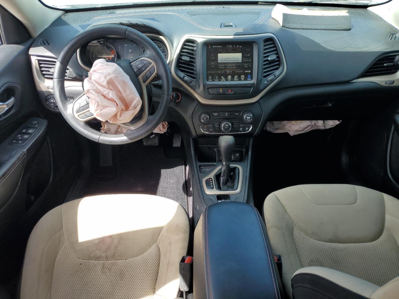 2017 Jeep Cherokee Latitude VIN: 1C4PJLCBXHW574401 Lot: 85171095