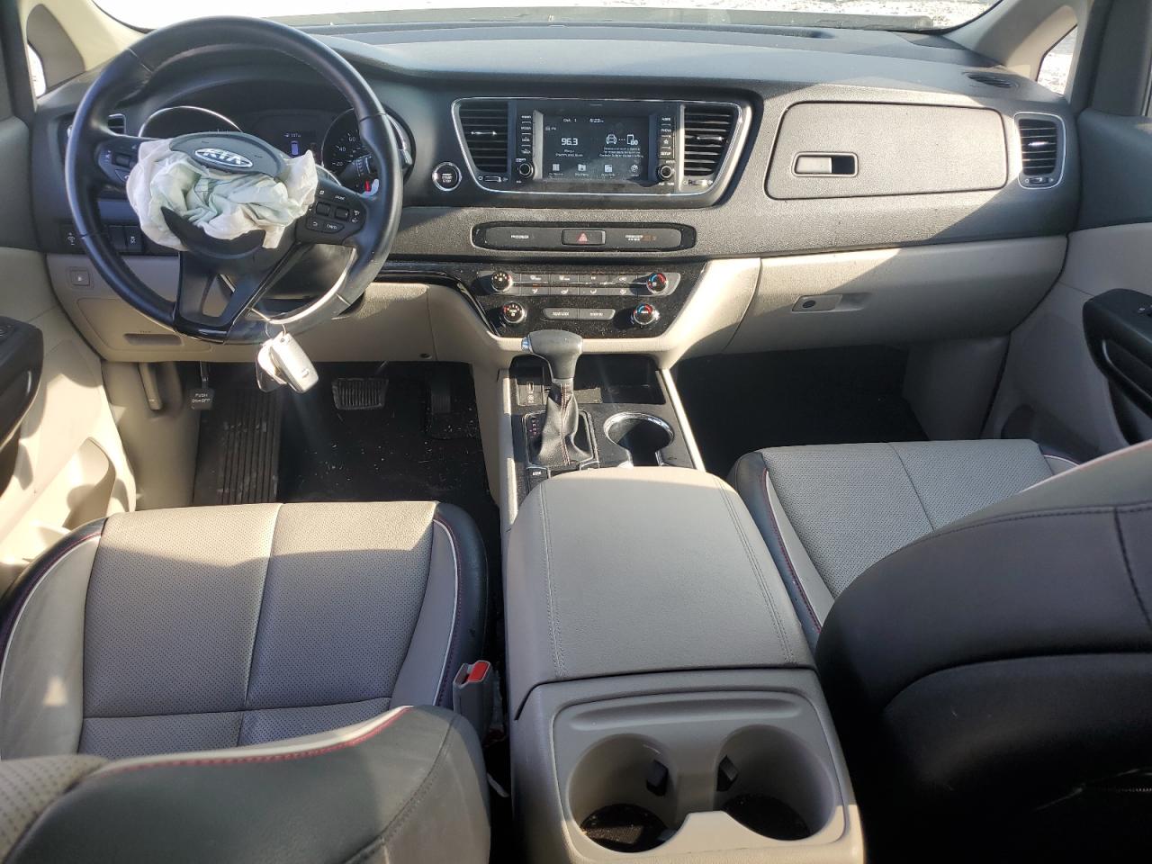 2019 Kia Sedona Lx VIN: KNDMB5C14K6570158 Lot: 84938475