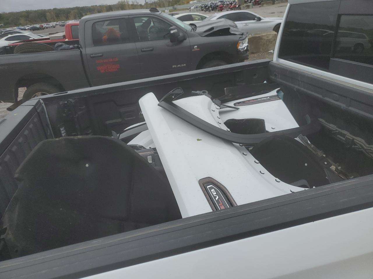 2024 GMC Sierra K1500 At4X VIN: 3GTUUFEL2RG362710 Lot: 90284135