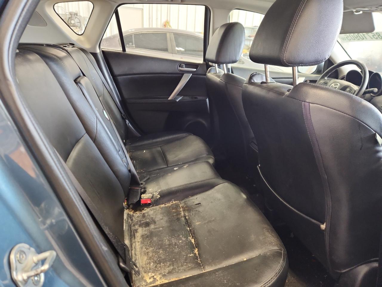 2011 Mazda 3 S VIN: JM1BL1M57B1383377 Lot: 85710905