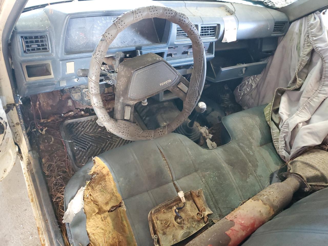 1988 Toyota Pickup 1/2 Ton Rn50 VIN: JT4RN50R0J5167256 Lot: 86328535