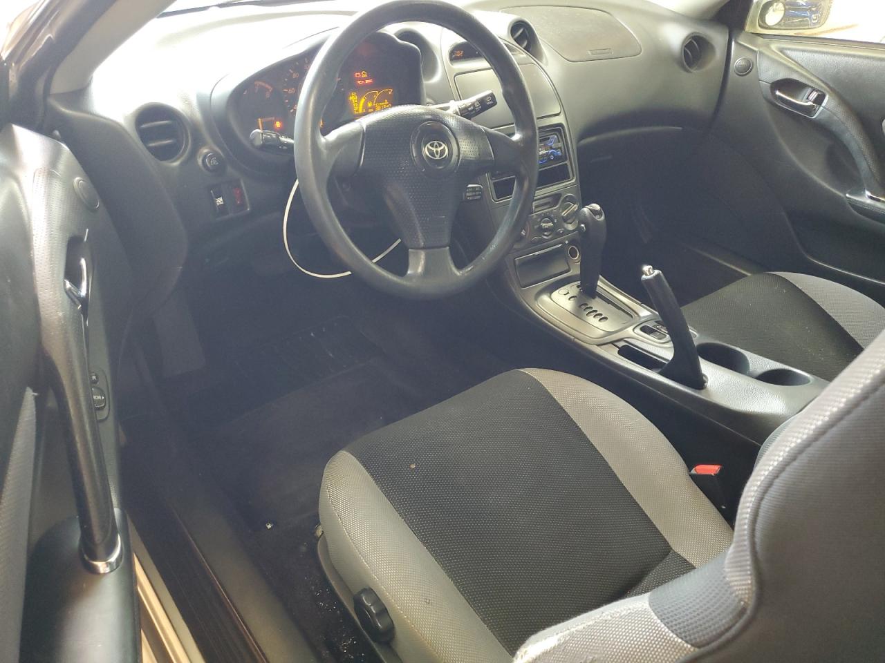 2004 Toyota Celica Gt VIN: JTDDR32T340175638 Lot: 82268555