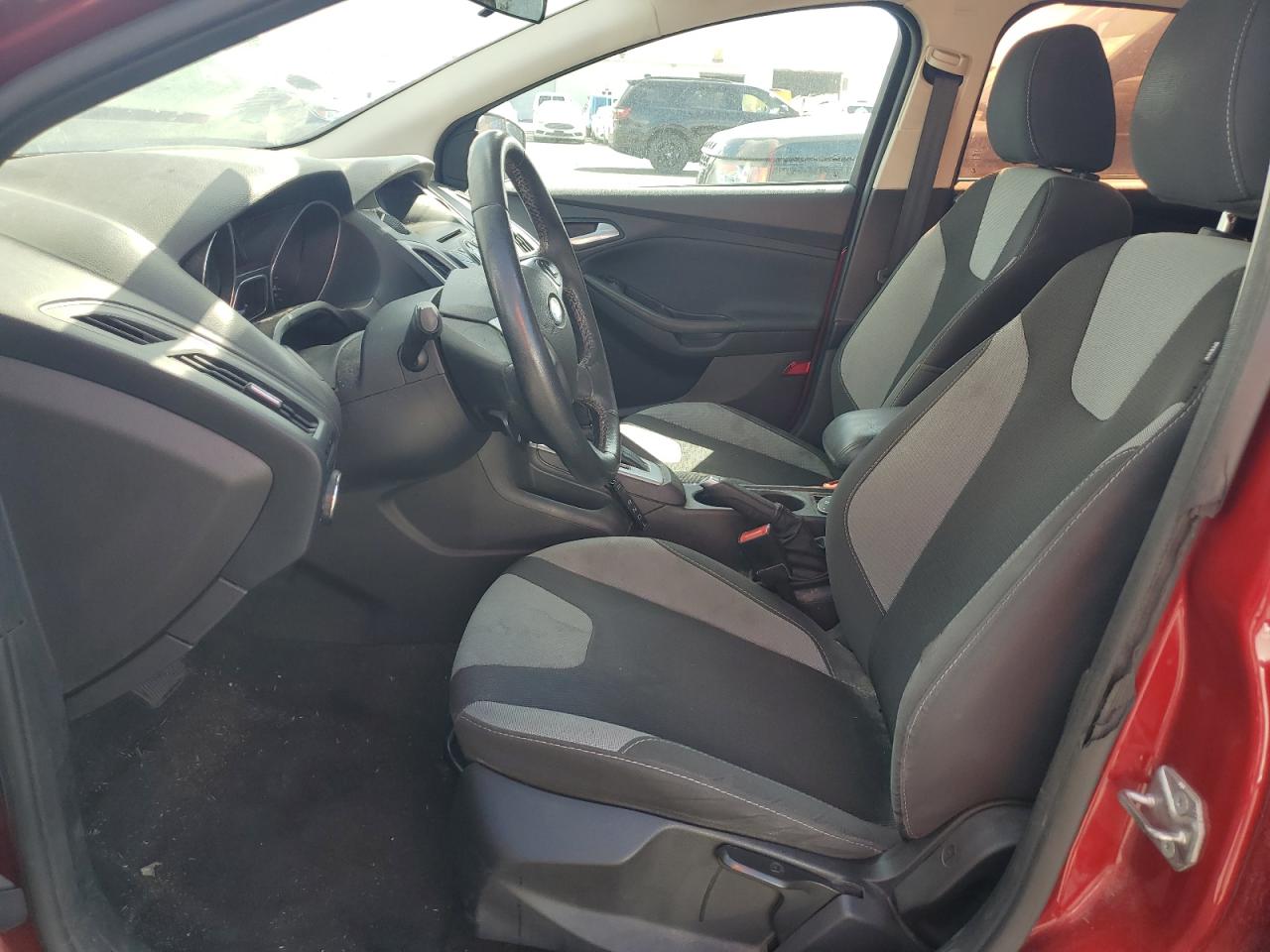 2014 Ford Focus Se VIN: 1FADP3F23EL317130 Lot: 81980175