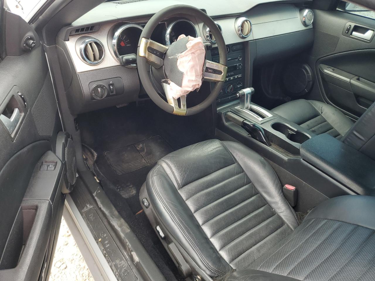 2005 Ford Mustang Gt VIN: 1ZVHT82H355129028 Lot: 84586055