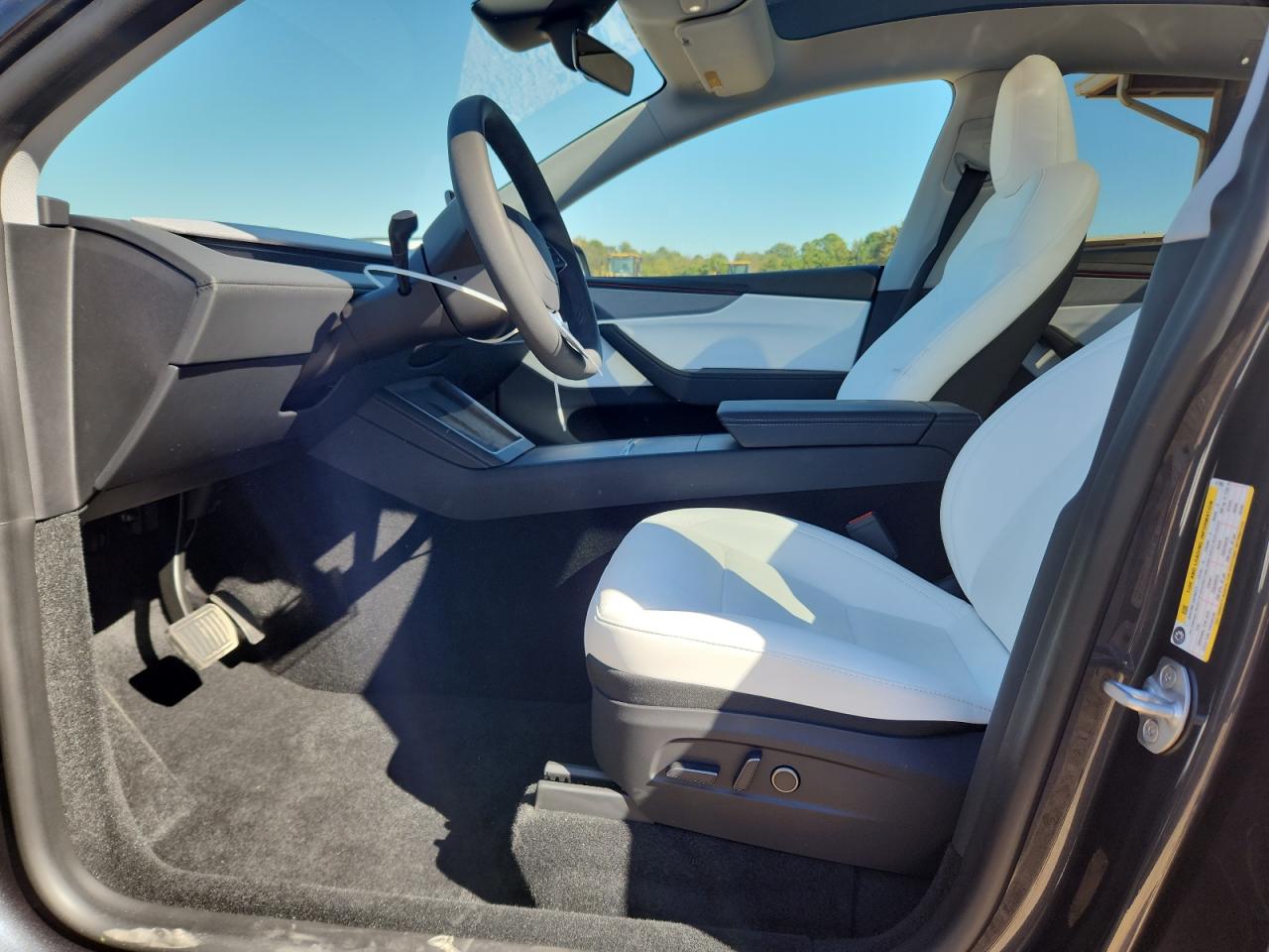 2026 Tesla Model Y VIN: 7SAYGDED7TA417963 Lot: 86883945