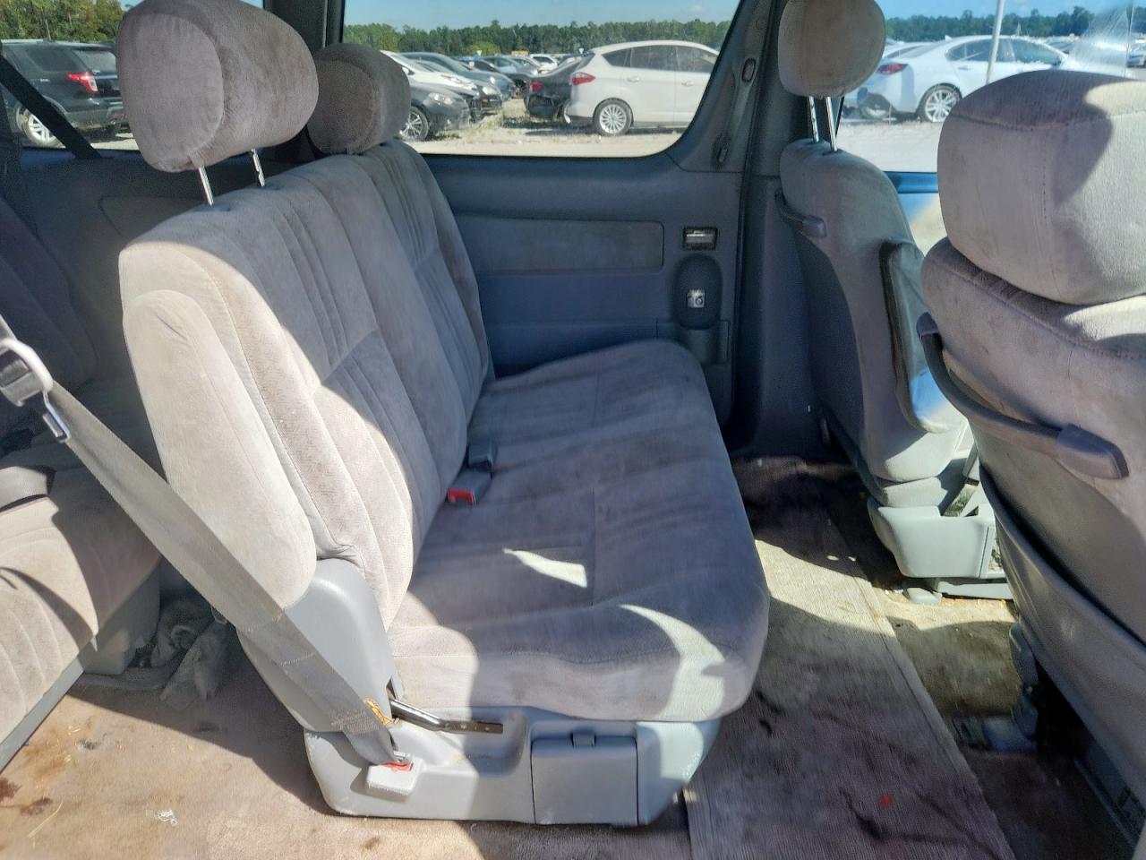 2000 Toyota Sienna Ce VIN: 4T3ZF19C0YU203387 Lot: 82248975