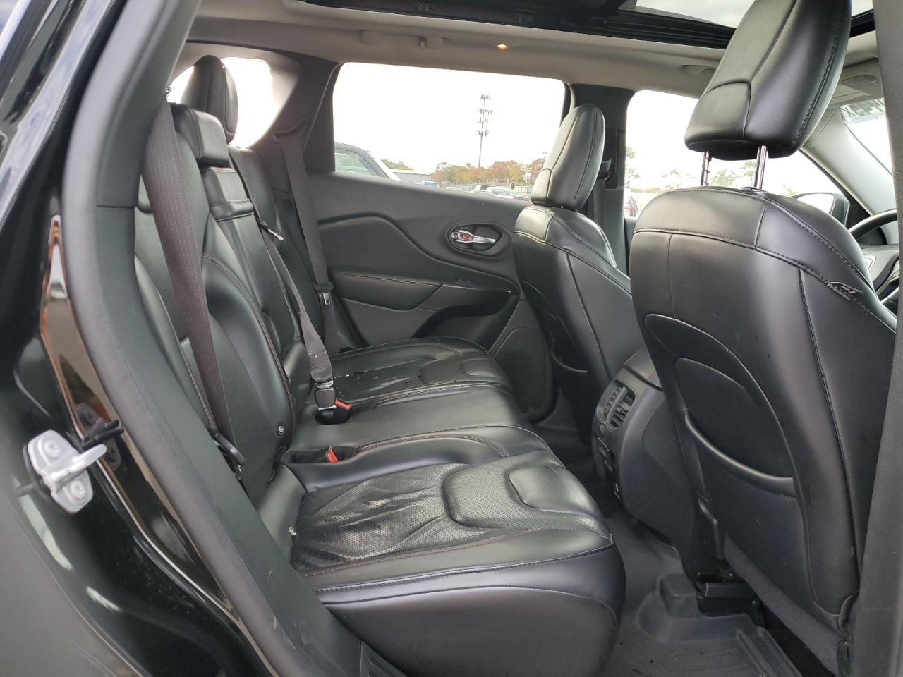 2019 Jeep Cherokee Trailhawk VIN: 1C4PJMBX0KD147380 Lot: 82561745